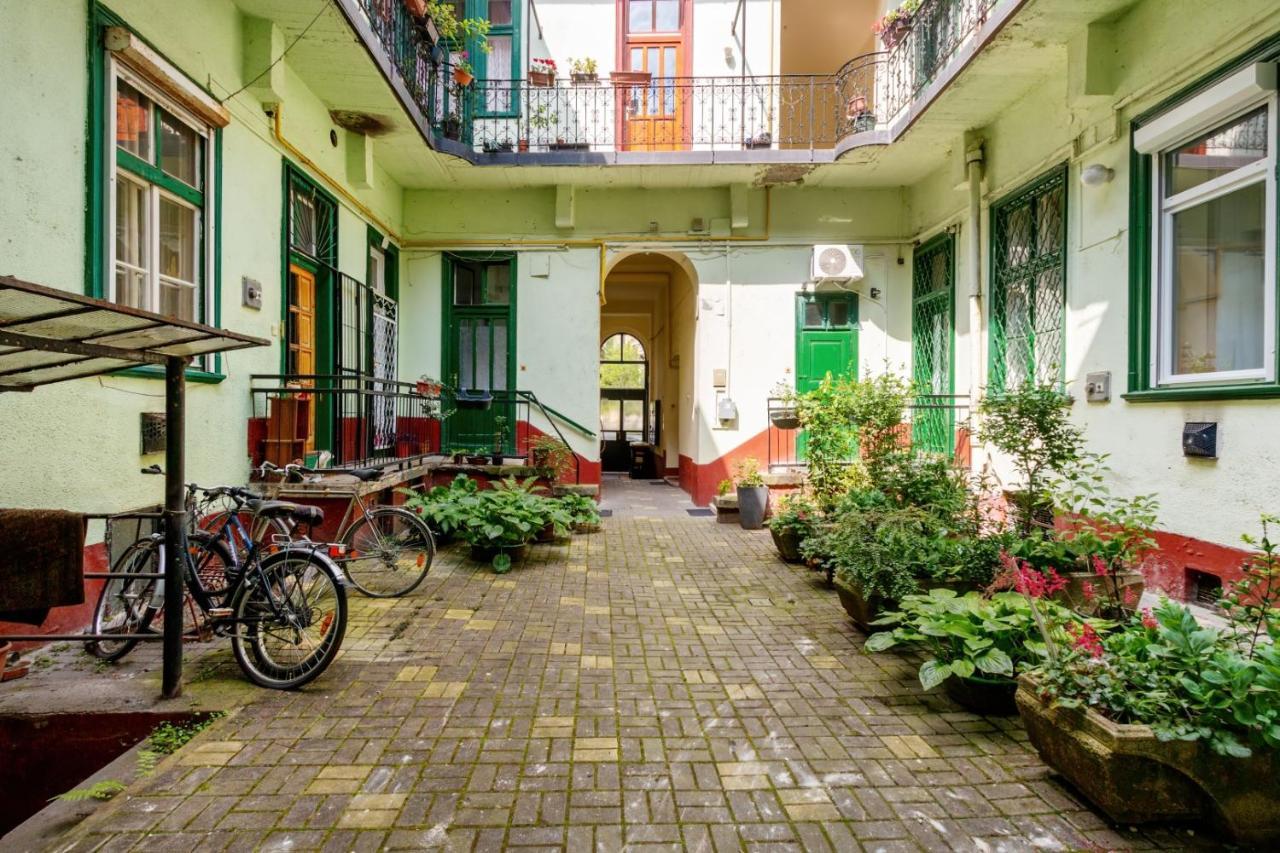 Harmony Hideaway In City Center Budapest Exterior photo